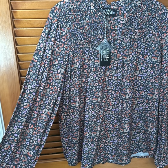 Leopard pattern new fall blouse - Picture 3 of 6